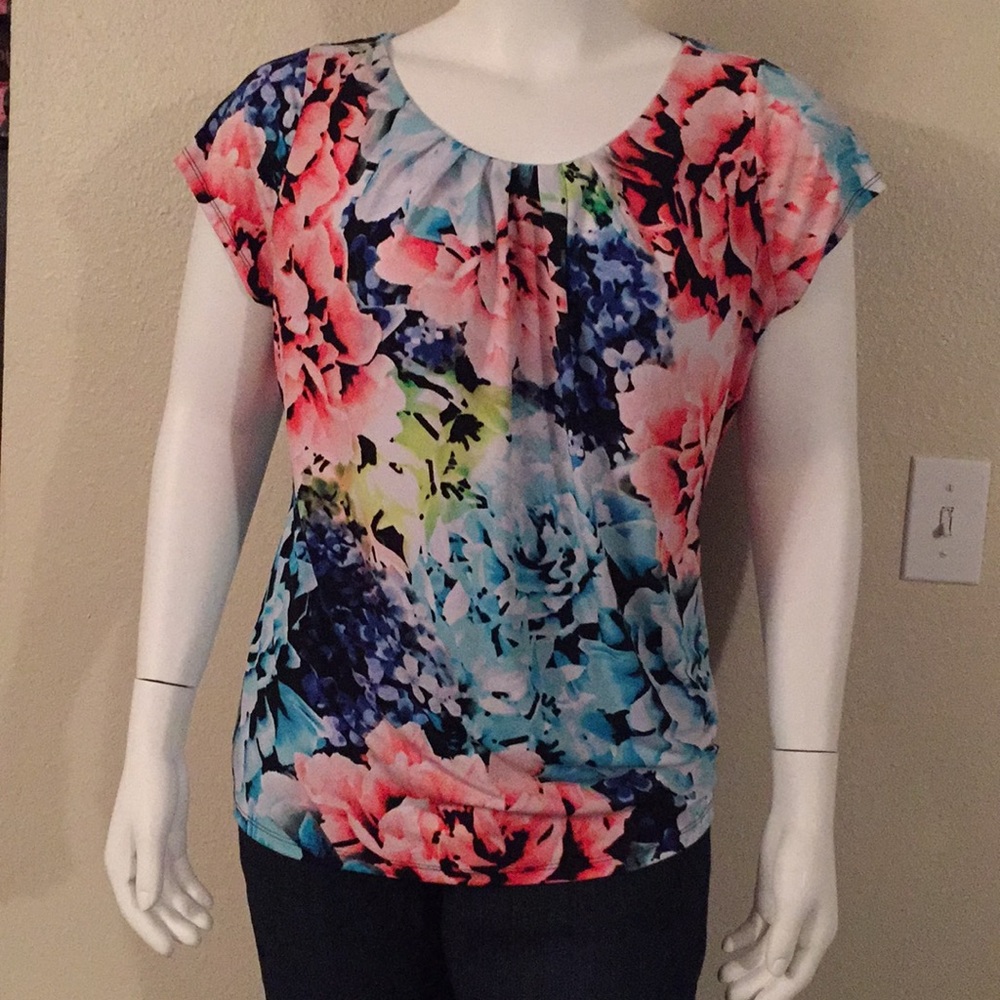 Floral print blouse